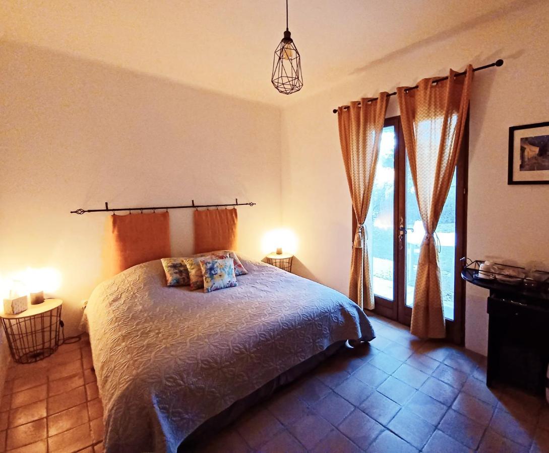 Suite Avec Jardin Entre Aix En Provence, Luberon Et Verdon Peyrolles-en-Provence Esterno foto